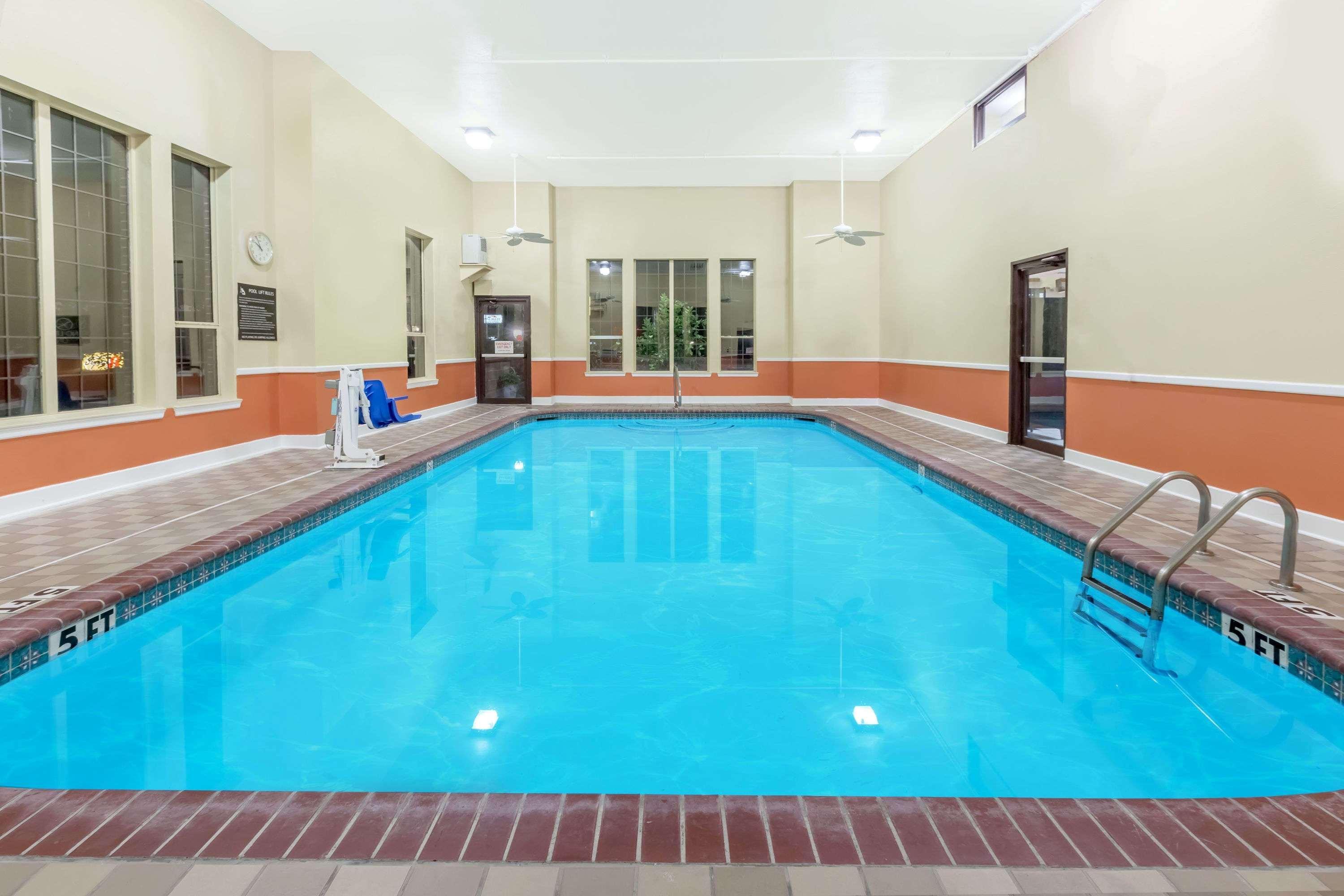 Super 8 By Wyndham Pine Bluff Hotel Eksteriør billede