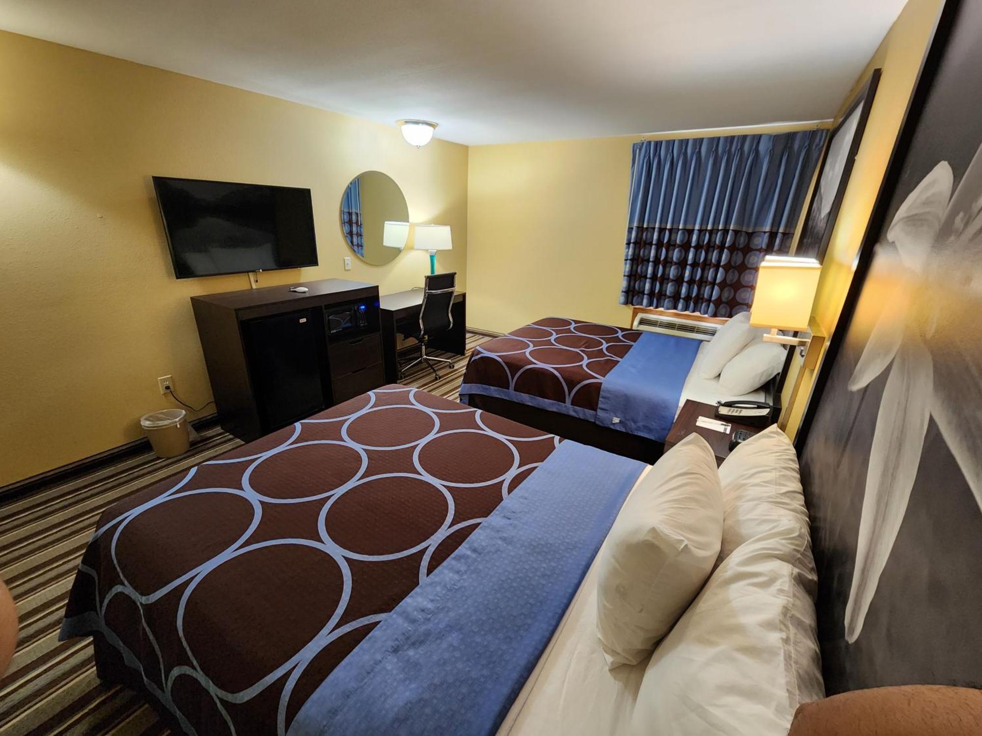 Super 8 By Wyndham Pine Bluff Hotel Eksteriør billede
