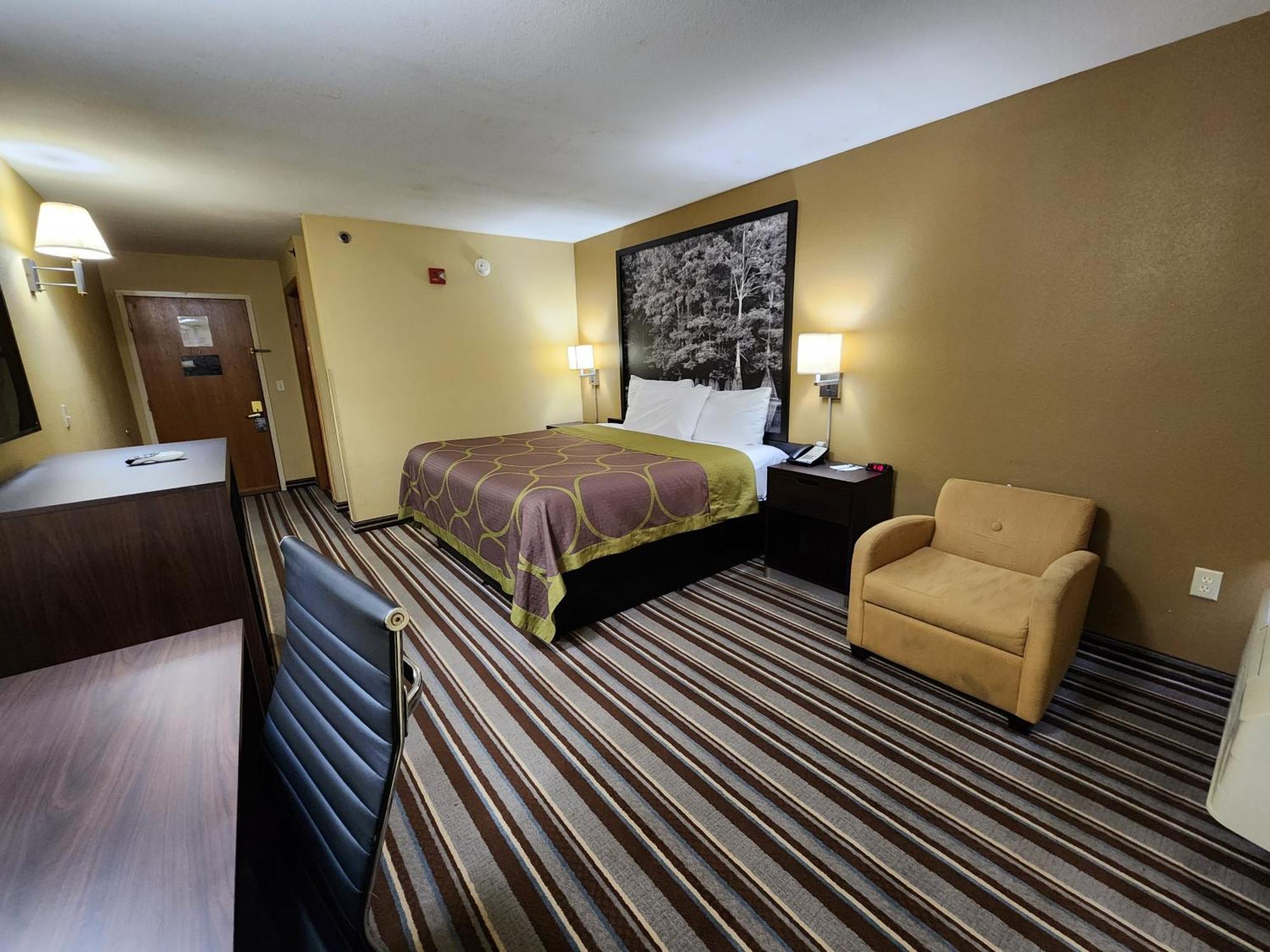 Super 8 By Wyndham Pine Bluff Hotel Eksteriør billede