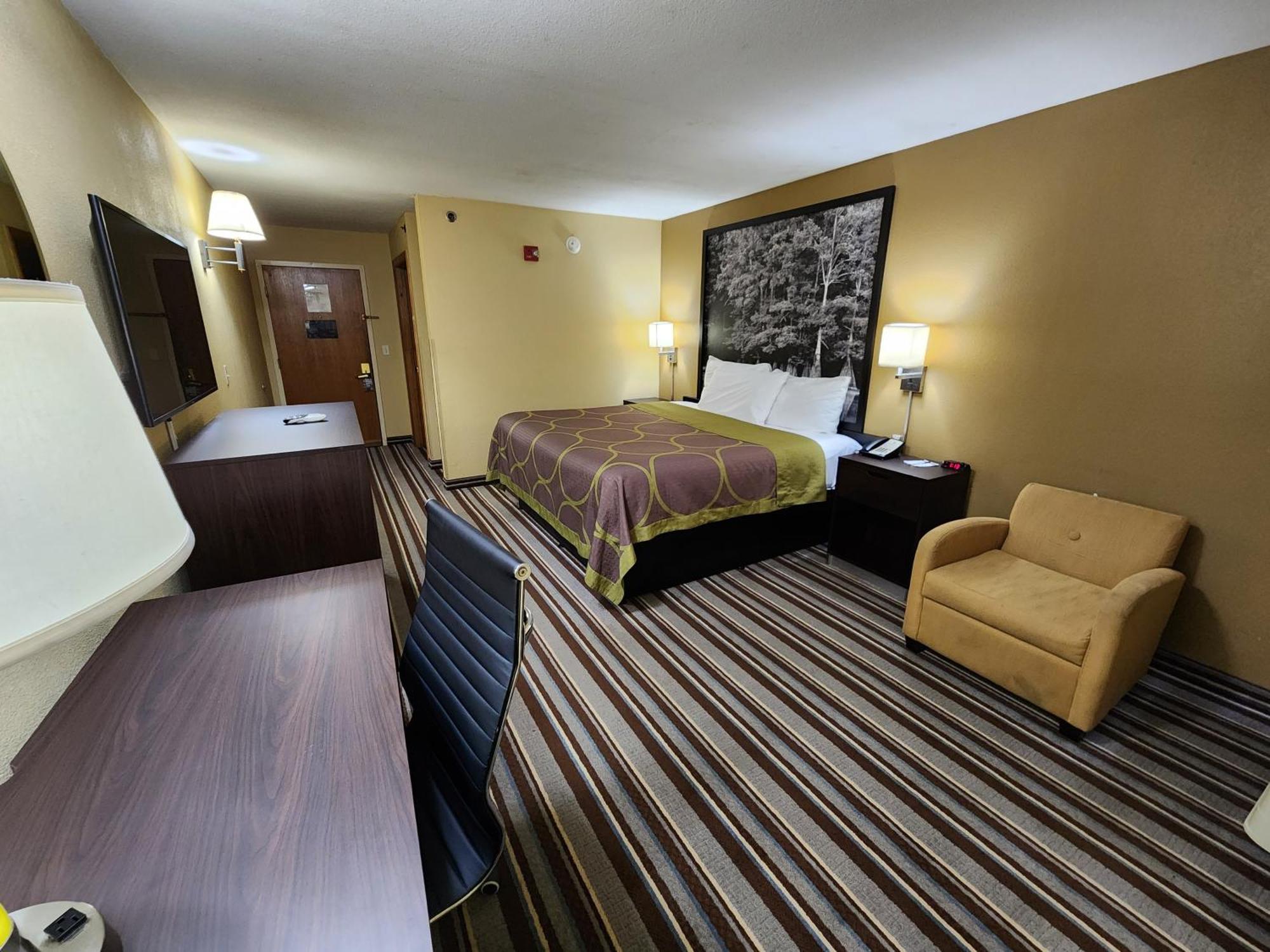 Super 8 By Wyndham Pine Bluff Hotel Eksteriør billede